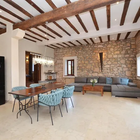 Waterside Cove Oasis - One Bedroom With Sea View Διαμέρισμα Ρόβινι