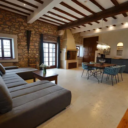 Waterside Cove Oasis - One Bedroom With Sea View Ρόβινι